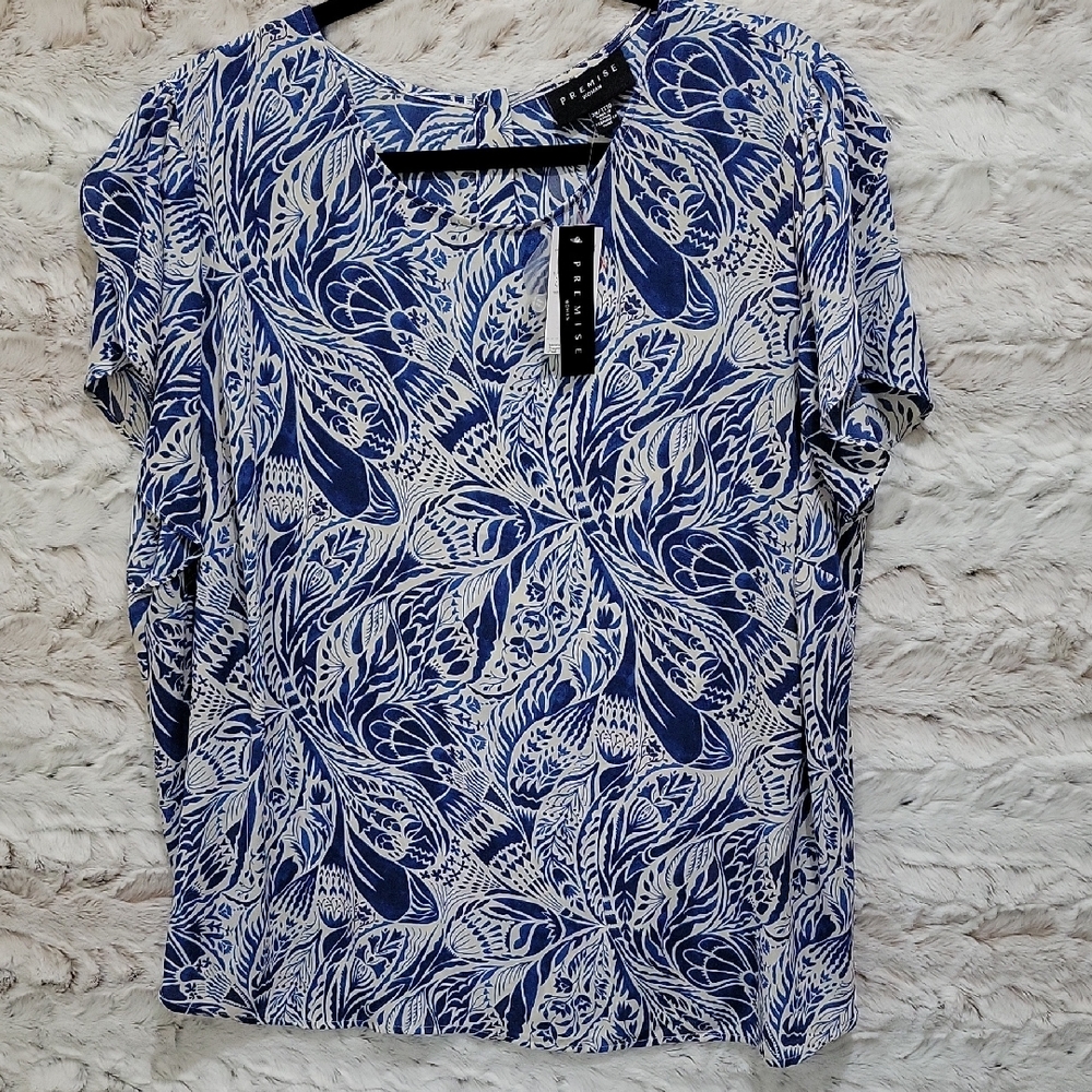 NWT Premise Woman Dandelion Swirl Blue & White Floral Flutter Sleeve Top 3X